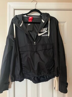 Nike Black and White Women’s Half-Zip Bomber Windbreaker